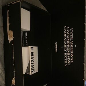 IL MAKIAGE High-Impact Black and White Makeup Collection